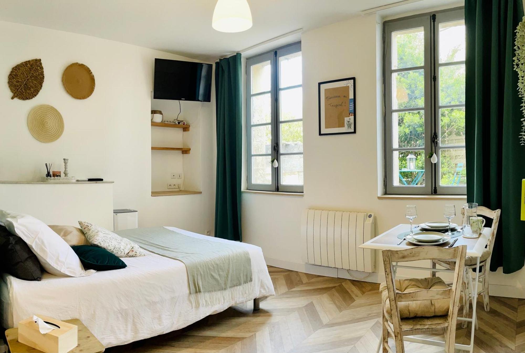 Le Tropical - Studio Avec Terrasse Angoulême Eksteriør bilde